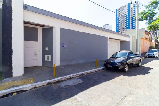 Fachada de casa à venda com 6 quartos, 451m² em Vila Prudente, São Paulo