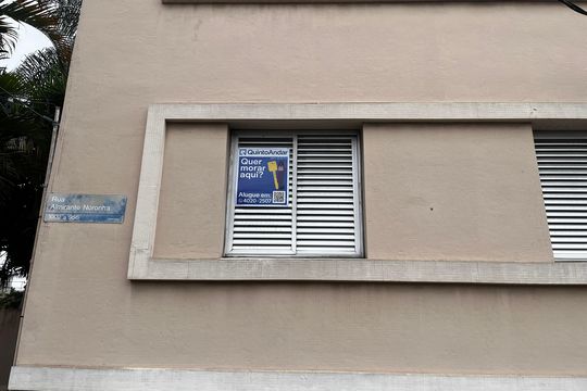 Placa de apartamento para alugar com 2 quartos, 70m² em Jardim São Paulo, São Paulo