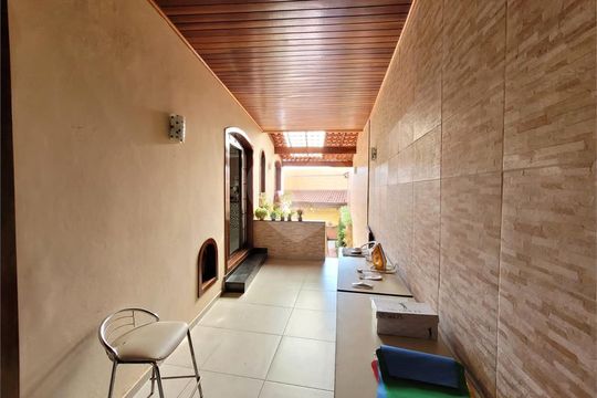 Casa à venda com 3 quartos, 281m² em Vila do Castelo, São Paulo
