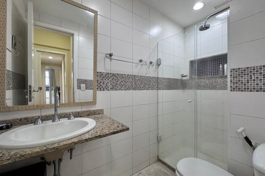 Suíte 1 - Banheiro de apartamento para alugar com 3 quartos, 143m² em Recreio dos Bandeirantes, Rio de Janeiro