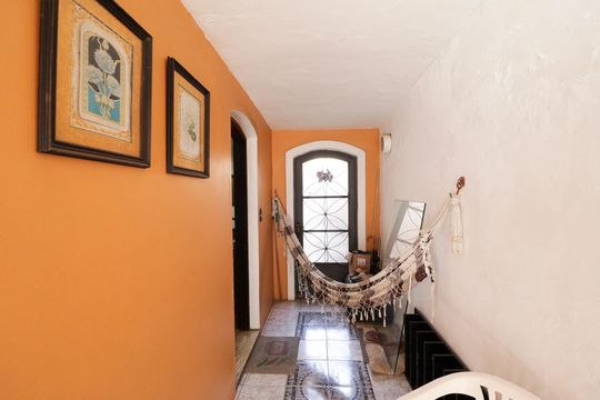 Entrada de casa à venda com 2 quartos, 127m² em Conjunto Residencial Novo Pacaembu, São Paulo