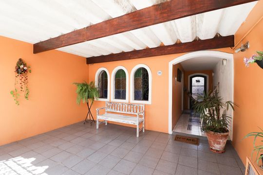 Garagem de casa à venda com 2 quartos, 127m² em Conjunto Residencial Novo Pacaembu, São Paulo