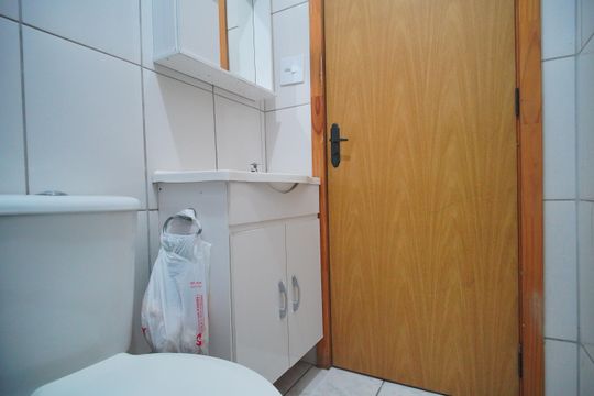 Banheiro de apartamento à venda com 2 quartos, 50m² em Canudos, Novo Hamburgo