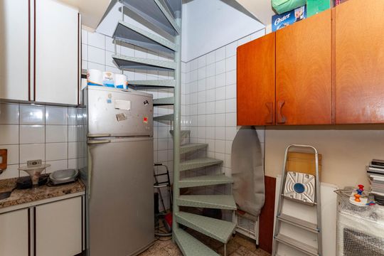 Cozinha de casa de condomínio à venda com 4 quartos, 229m² em Perdizes, São Paulo