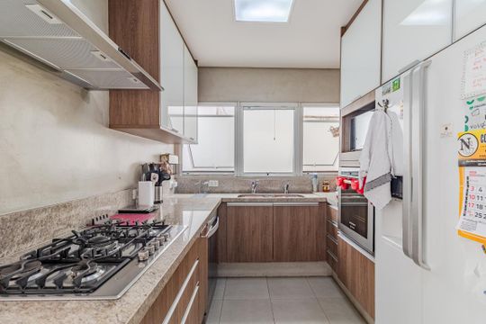 Cozinha de casa à venda com 3 quartos, 350m² em Jardim Paulistano, São Paulo