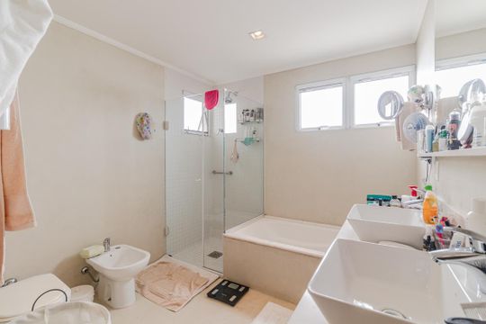 Banheiro da Suíte de casa à venda com 3 quartos, 350m² em Jardim Paulistano, São Paulo