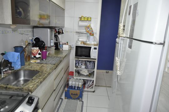 Cozinha de apartamento à venda com 3 quartos, 68m² em Engenho de Dentro, Rio de Janeiro
