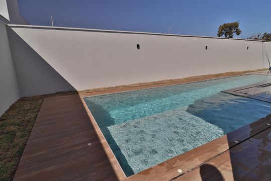 Área comum - Piscina de casa de condomínio para alugar com 3 quartos, 212m² em Laranjeiras, Uberlândia