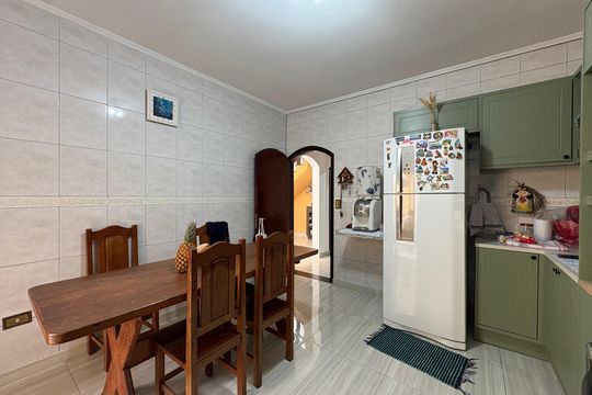 Cozinha de casa à venda com 3 quartos, 147m² em Vila Lucinda, Santo André