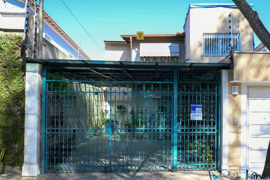 Fachada de casa à venda com 3 quartos, 195m² em Aclimação, São Paulo