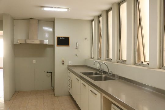Cozinha de apartamento à venda com 3 quartos, 236m² em Perdizes, São Paulo