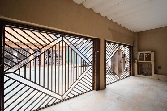 Garagem de casa à venda com 5 quartos, 240m² em Vila Esperança, São Paulo