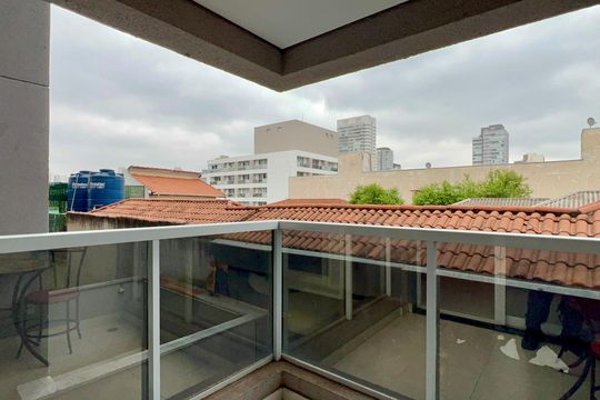 Varanda de kitnet/studio à venda com 1 quarto, 30m² em Pinheiros, São Paulo