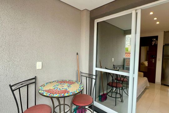 Varanda de kitnet/studio à venda com 1 quarto, 30m² em Pinheiros, São Paulo
