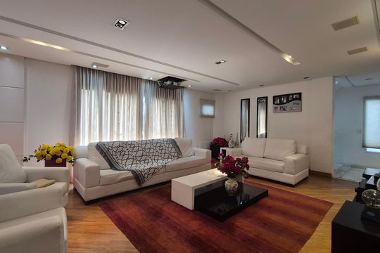 Casa de Condomínio à venda com 3 quartos, 470m² em Vila Gilda, Santo André