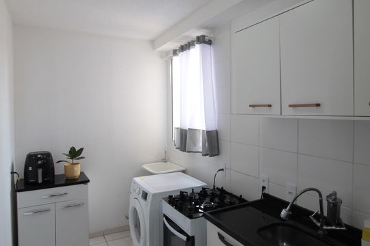 Cozinha e Área de Serviço de apartamento para alugar com 2 quartos, 44m² em Nossa Senhora da Conceição, Contagem