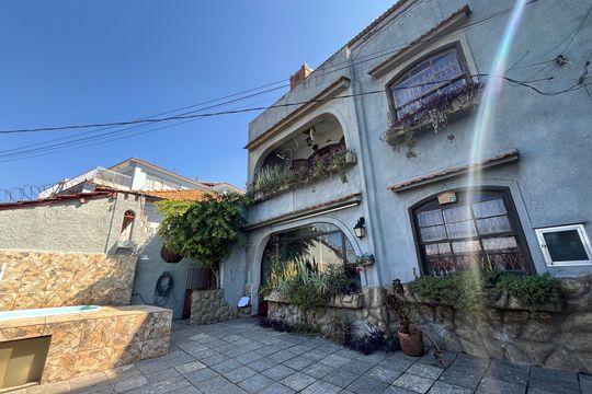 Garagem de casa à venda com 4 quartos, 600m² em Cocotá, Rio de Janeiro