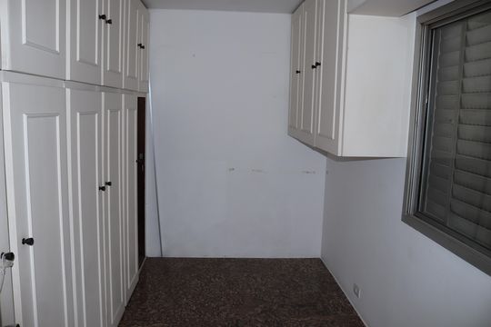 Quarto de Serviço de apartamento à venda com 3 quartos, 222m² em Higienópolis, São Paulo
