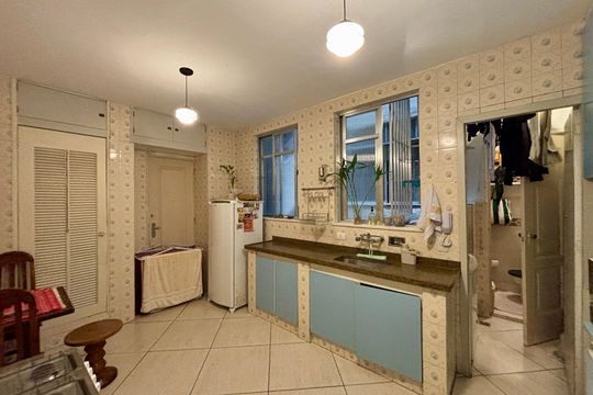 Cozinha e Área de Serviço de apartamento à venda com 3 quartos, 145m² em Copacabana, Rio de Janeiro
