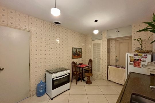 Cozinha e Área de Serviço de apartamento à venda com 3 quartos, 145m² em Copacabana, Rio de Janeiro