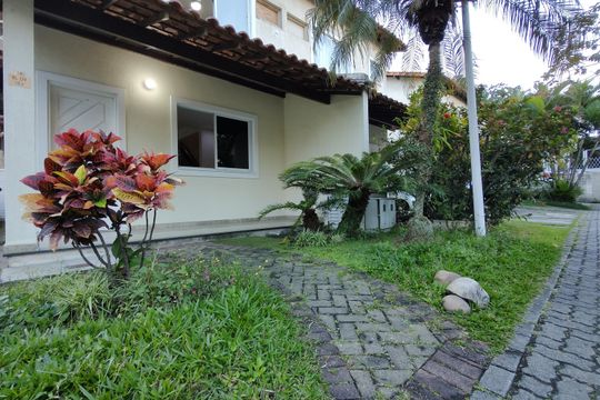Fachada de casa de condomínio à venda com 3 quartos, 103m² em Pechincha, Rio de Janeiro