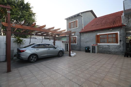 Garagem de casa à venda com 4 quartos, 172m² em Harmonia, Canoas