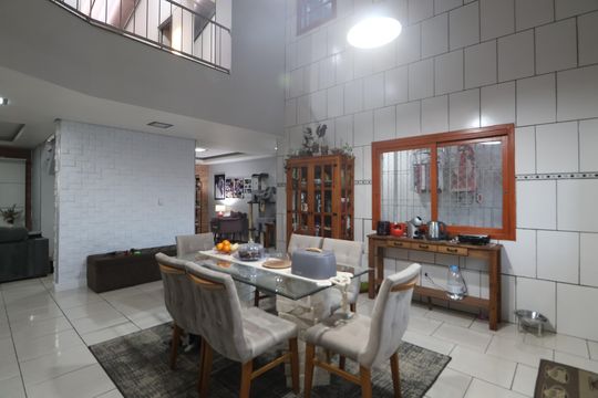 Cozinha de casa à venda com 4 quartos, 172m² em Harmonia, Canoas