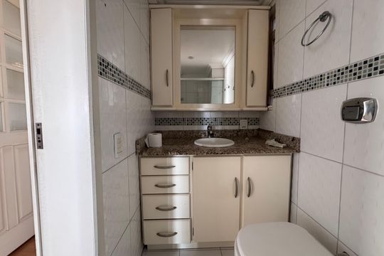 Banheiro de apartamento à venda com 2 quartos, 98m² em Centro, São Leopoldo