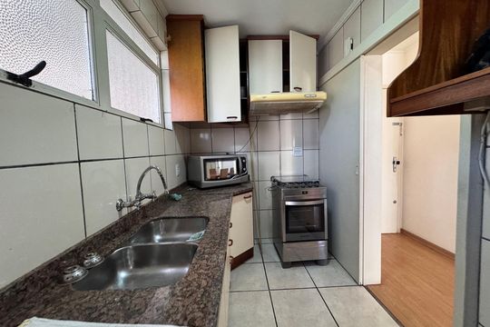 Cozinha de apartamento à venda com 2 quartos, 98m² em Centro, São Leopoldo