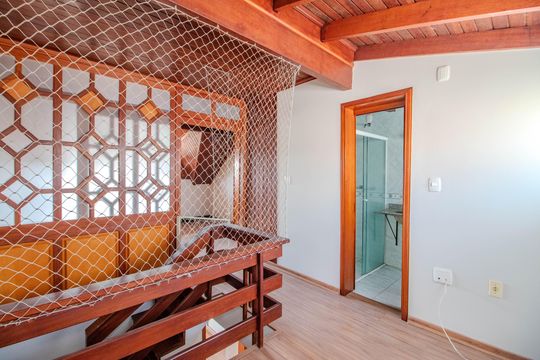 Sótão de casa de condomínio à venda com 2 quartos, 185m² em Sarandi, Porto Alegre