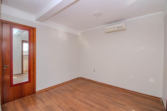 Quarto de casa de condomínio à venda com 2 quartos, 185m² em Sarandi, Porto Alegre
