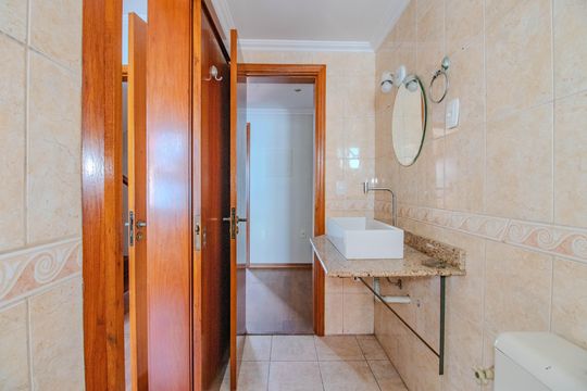 Banheiro da Suíte 2 de casa de condomínio à venda com 2 quartos, 185m² em Sarandi, Porto Alegre