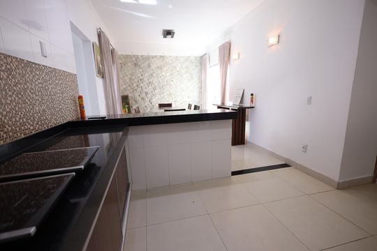 Cozinha de casa de condomínio para alugar com 3 quartos, 130m² em Parque Industrial Joao Bras, Goiânia