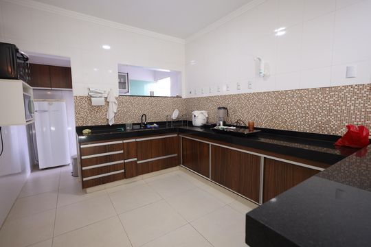 Cozinha de casa de condomínio para alugar com 3 quartos, 130m² em Parque Industrial Joao Bras, Goiânia