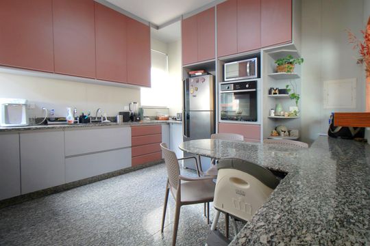Cozinha de casa à venda com 3 quartos, 360m² em Santa Lúcia, Belo Horizonte