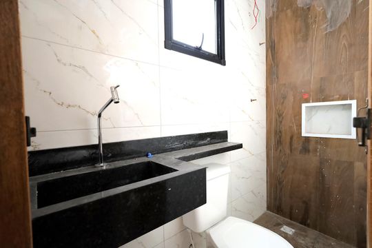 Banheiro Social de apartamento à venda com 2 quartos, 80m² em Cidade São Jorge, Santo André