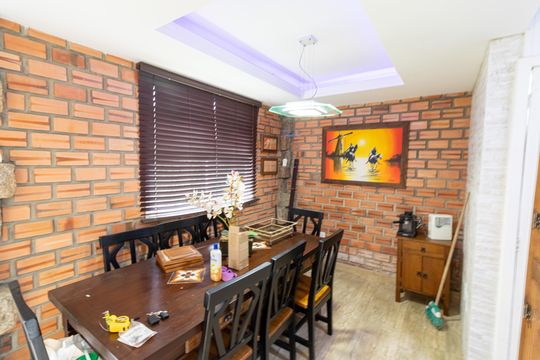 Sala de casa de condomínio à venda com 3 quartos, 90m² em Ipanema, Porto Alegre