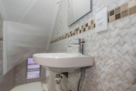 Lavabo de casa à venda com 3 quartos, 108m² em Vila Fachini, São Paulo