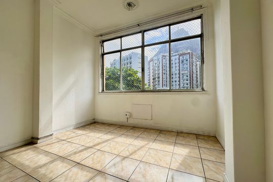 Sala de apartamento à venda com 2 quartos, 74m² em Lagoa, Rio de Janeiro