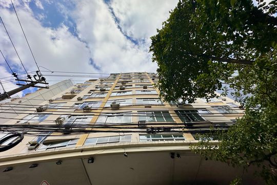 Fachada de apartamento à venda com 2 quartos, 74m² em Lagoa, Rio de Janeiro