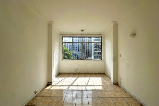 Sala de apartamento à venda com 2 quartos, 74m² em Lagoa, Rio de Janeiro
