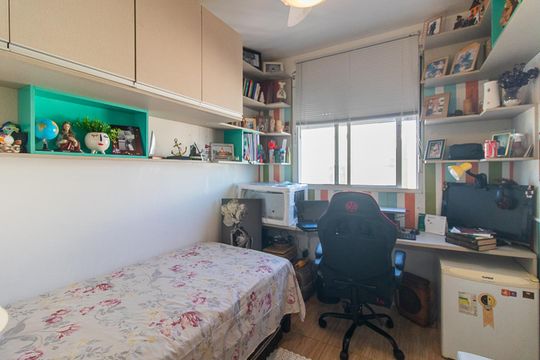 Quarto 1 de apartamento à venda com 2 quartos, 56m² em Tristeza, Porto Alegre