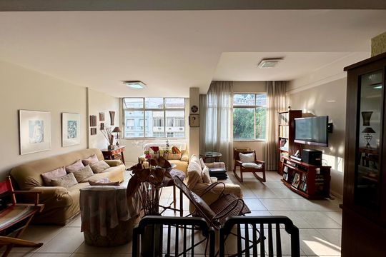 Sala de apartamento à venda com 2 quartos, 100m² em Laranjeiras, Rio de Janeiro