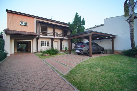 Quintal de casa à venda com 5 quartos, 300m² em São Jorge, Novo Hamburgo