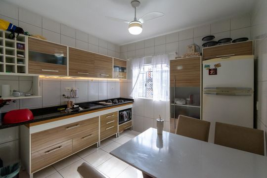 Casa 2 Cozinha de casa à venda com 7 quartos, 242m² em Vila Mira, São Paulo