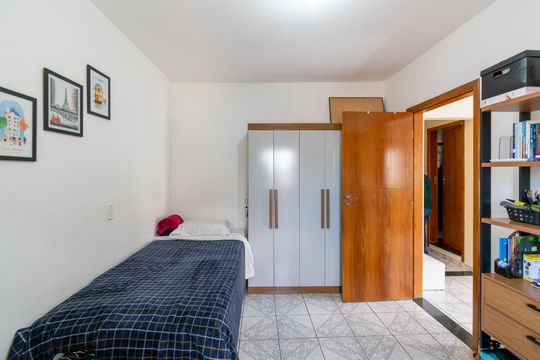 Quarto 1 casa 1 de casa à venda com 7 quartos, 242m² em Vila Mira, São Paulo