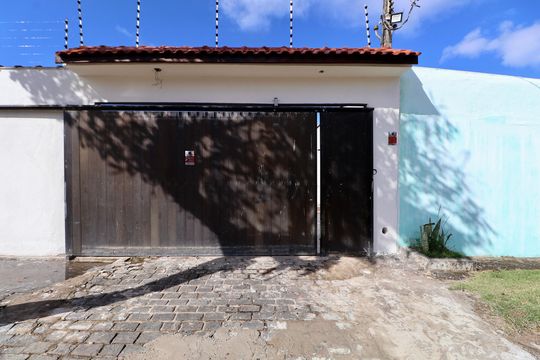 Fachada de casa para alugar com 6 quartos, 420m² em Jardim Centenario, Guarujá
