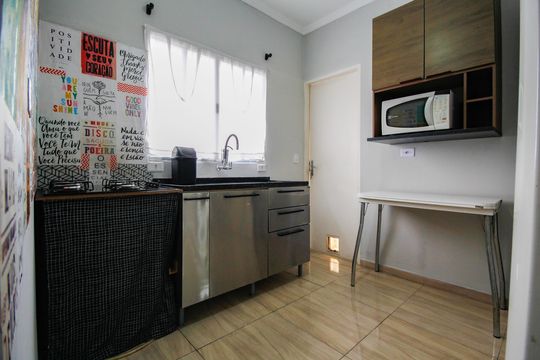 Cozinha de casa para alugar com 2 quartos, 75m² em Parque Maria Domitila, São Paulo