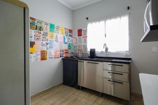 Cozinha de casa para alugar com 2 quartos, 75m² em Parque Maria Domitila, São Paulo
