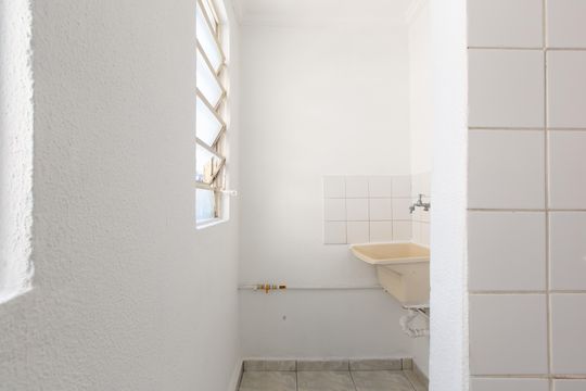 Área de Serviço de apartamento para alugar com 2 quartos, 45m² em Parque Santa Rita, São Paulo